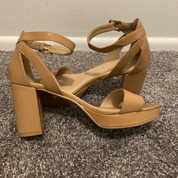 ⚫️CLby Laundry Ankle Strap Sandals - Picture 2 of 4
